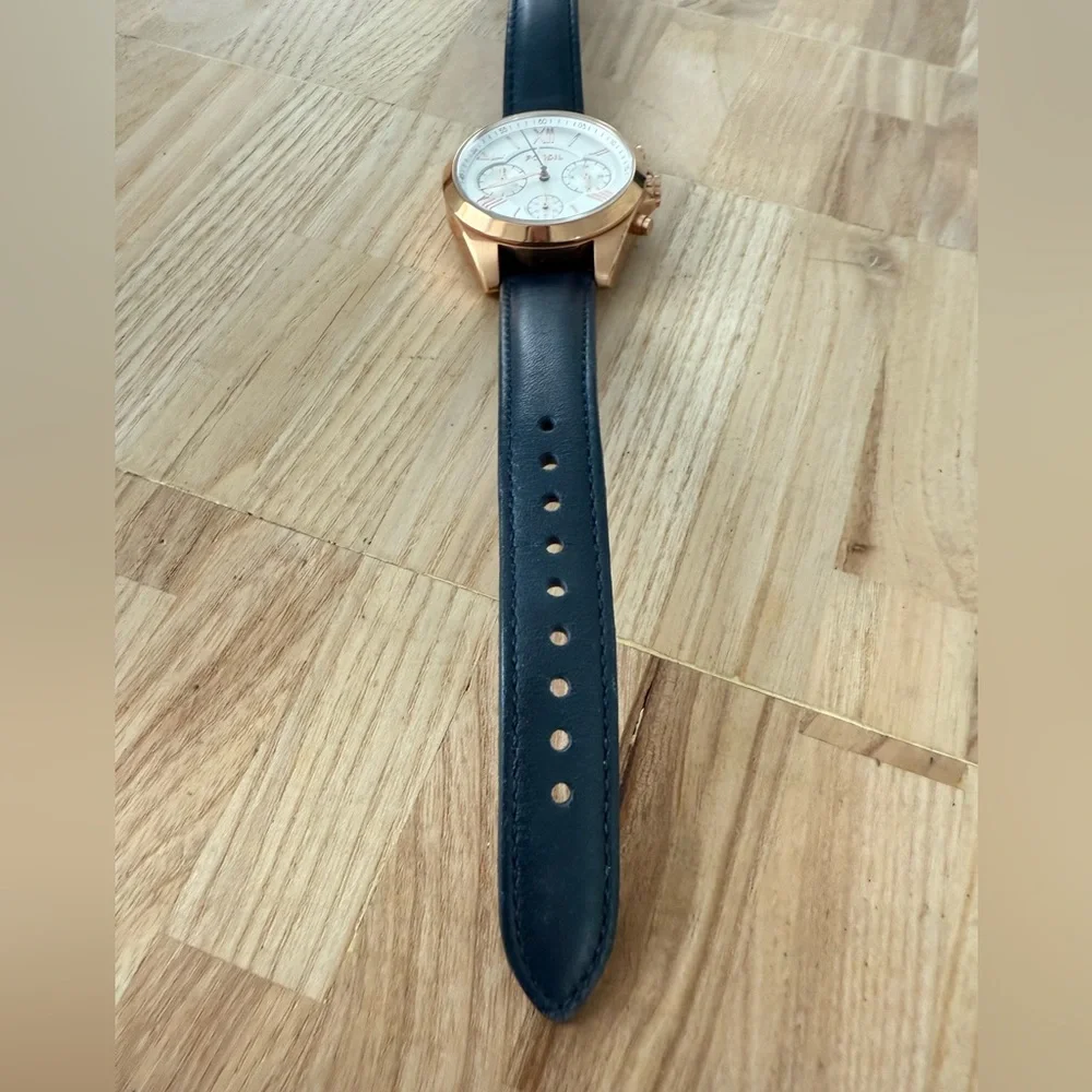 Fossil ladies rose gold tone navy blue leather dress watch NEW BATTERY